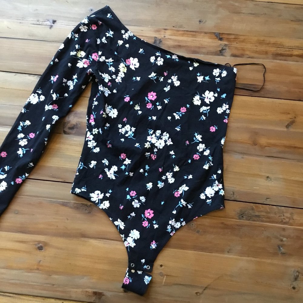 NWT One shoulder Body suit